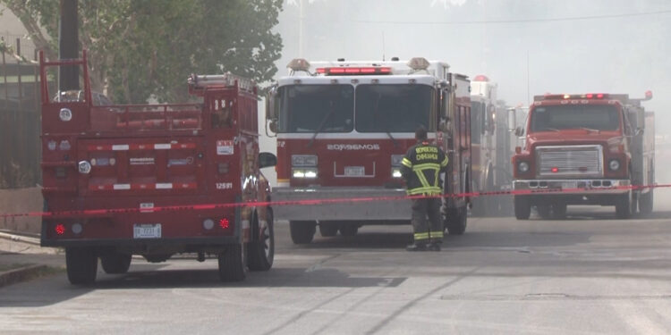 Captan fuerte incendio en bodega de la ciudad