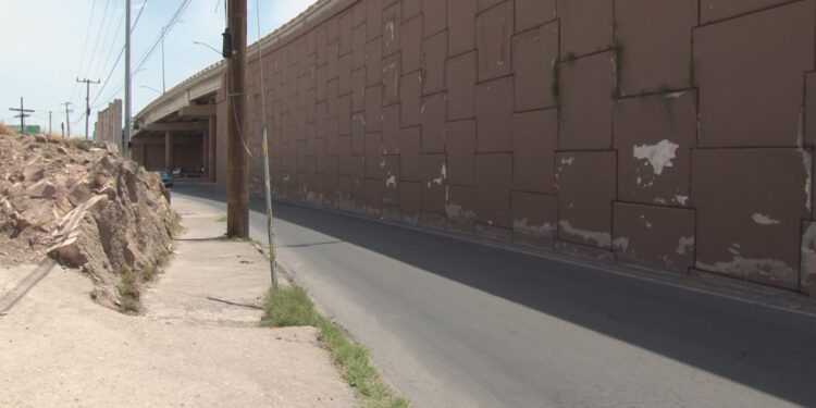 Muere adulta mayor tras caer de un puente en la vialidad CH-P