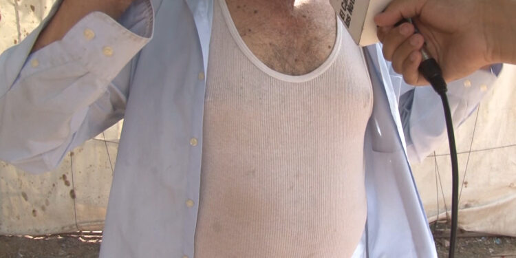 Cansados de robos, vecinos someten a presunto ladrón