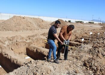 Fiscalía sepulta cuerpos sin identificar en Cuauhtémoc