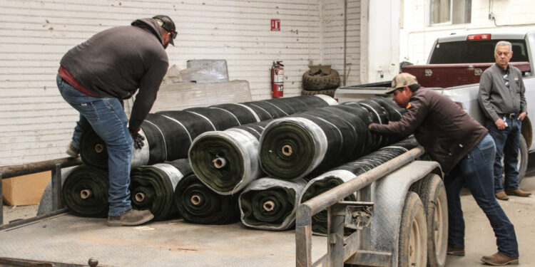 Apoyan con mallas antigranizo a 214 productores manzaneros