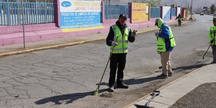 Recopilan más de 100 toneladas de basura en vialidades al norte de la Capital