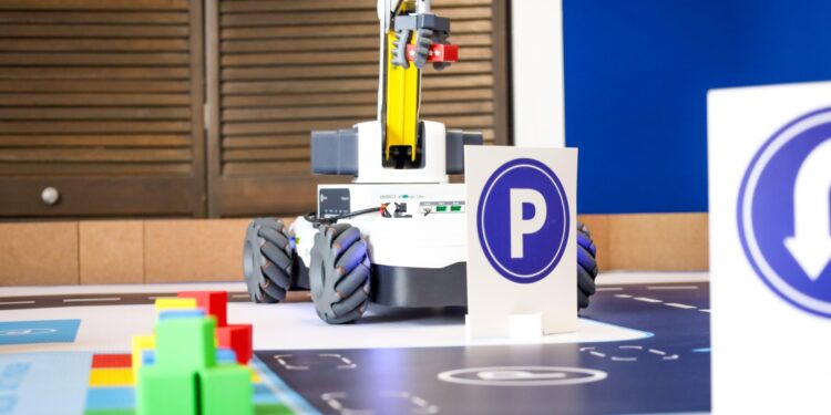 Conoce el Centro STEM Municipal; dan clases de robótica y programación