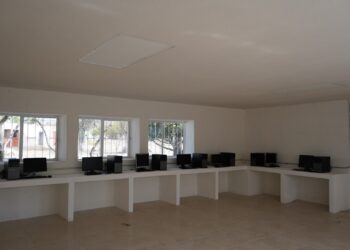 Rehabilitan un Salón de Medios y Recreación en comunidad La Casita