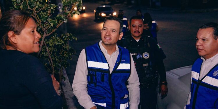 Recorre Marco Bonilla calles de la colonia Cerro de la Cruz