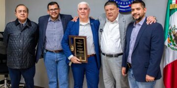 José Reyes Tena Vega se jubila tras 29 años de servicio