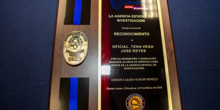 José Reyes Tena Vega se jubila tras 29 años de servicio