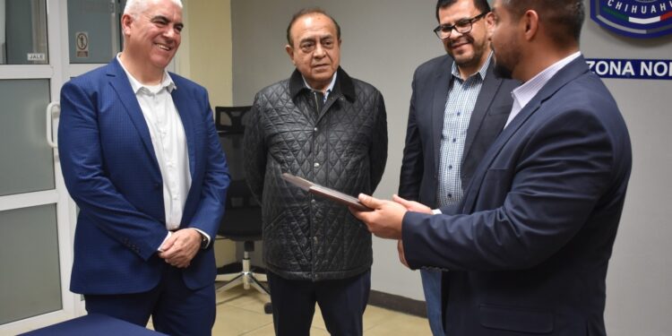 José Reyes Tena Vega se jubila tras 29 años de servicio