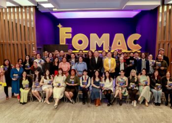 Entregan apoyos del FOMAC a artistas y creadores locales
