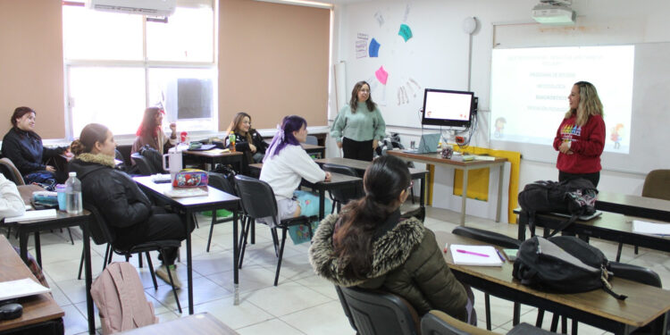 Invita la IByCENECH a su Open House el 29 de abril