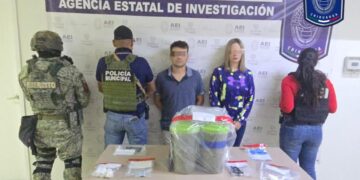 Formulan imputación por narcomenudeo a pareja detenida en cateo