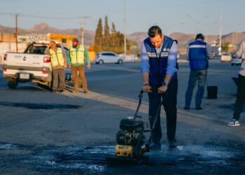 Supervisa Alcalde Bonilla trabajos de bacheo en el boulevard Fuentes Mares