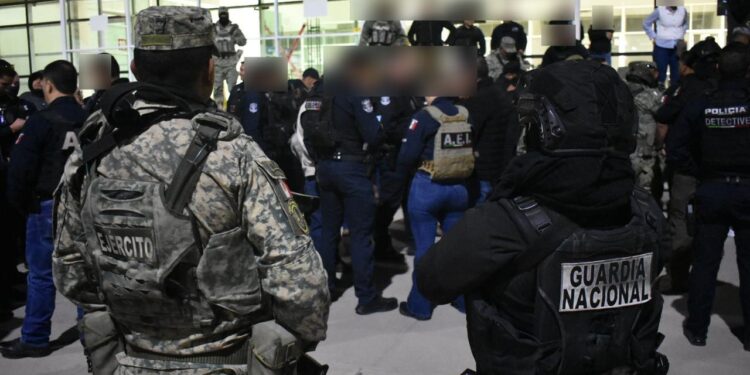 Operativos interinstitucionales detiene a 5, asegurandoles armas, droga, dinero y vehículos