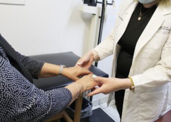 Brinda Pensiones más de 1,600 atenciones a pacientes con Parkinson