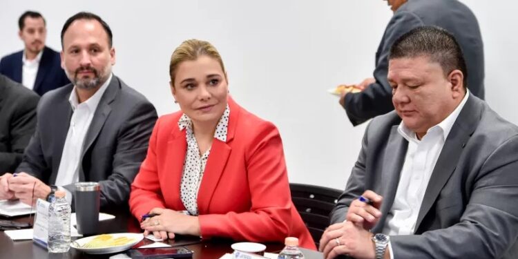 Acuerdan reforzar campañas de prevención del delito y adicciones en Juárez