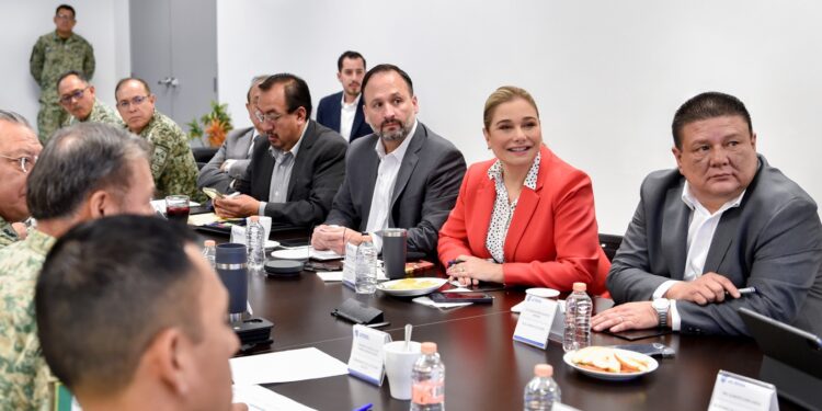 Acuerdan reforzar campañas de prevención del delito y adicciones en Juárez