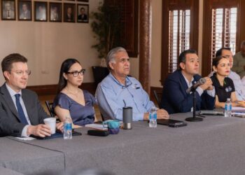 Gabinete municipal revisa trámites, vacunación y obras en reunión de este lunes