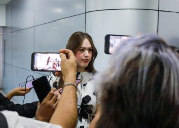 Respalda Alma Portillo con amparos a parralenses para garantizar el abasto de agua