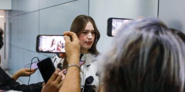 Respalda Alma Portillo con amparos a parralenses para garantizar el abasto de agua