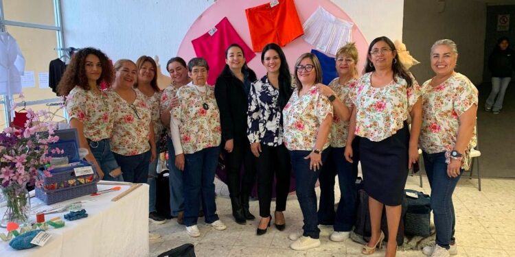 Exponen productos realizados en talleres de Misiones Culturales Rurales