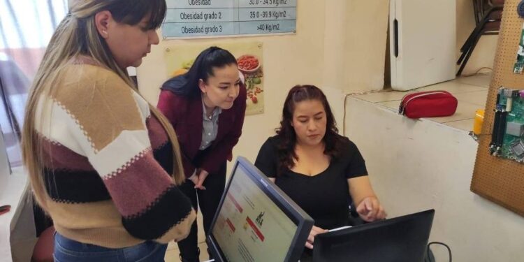 Exponen productos realizados en talleres de Misiones Culturales Rurales