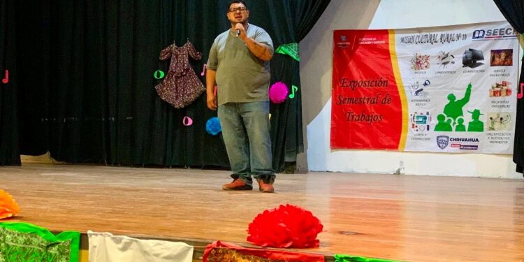 Exponen productos realizados en talleres de Misiones Culturales Rurales