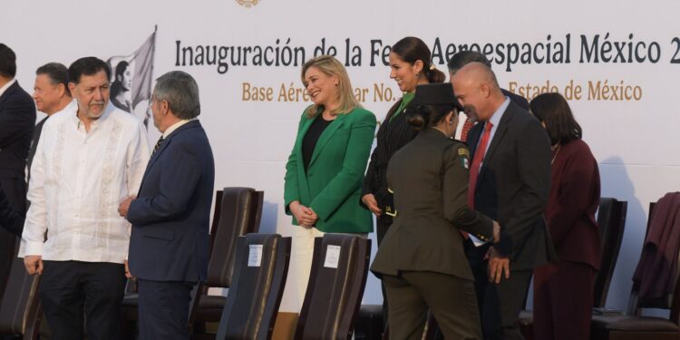 Acude Maru Campos a la inauguración de la FAMEX 2025