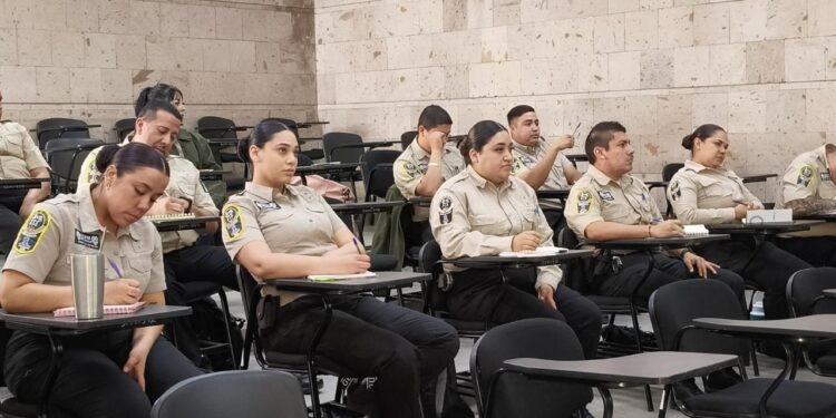 Refuerzan agentes municipales de detención conocimientos en primeros auxilios