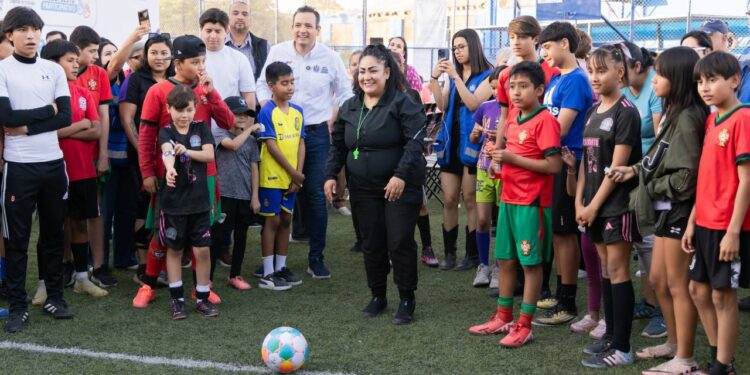 Entregan parque y canchas remodeladas en la colonia Rubio