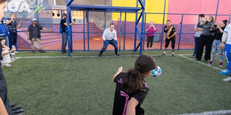 Entregan parque y canchas remodeladas en la colonia Rubio