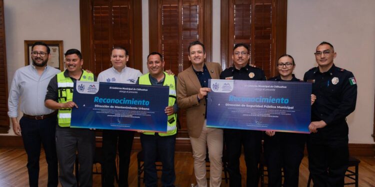 Reconocen labor de bomberos y operadores de pipas en incendios recientes