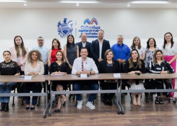 Refrenda Marco Bonilla su compromiso con la familia como eje de gobierno