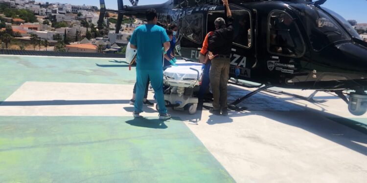 Trasladan vía aérea a víctima rarámuri de accidente en Guachochi