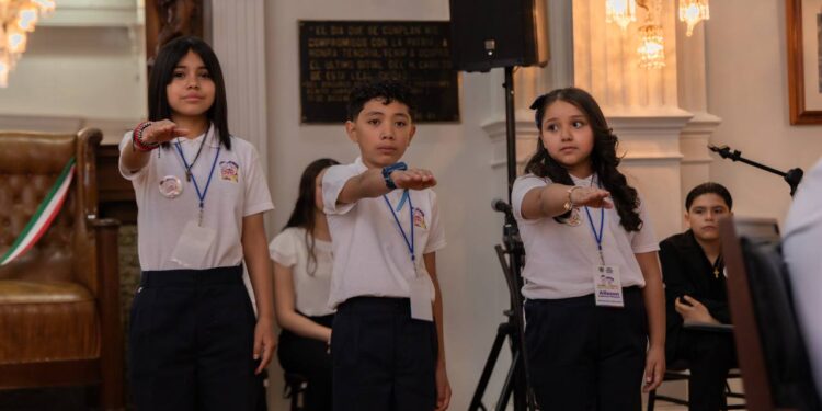 Toman protesta integrantes del Cabildo Infantil 2025