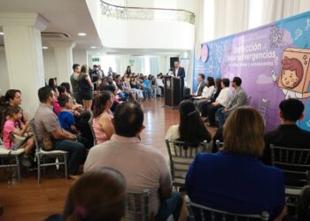 Firman convenio para apoyar a niñas y niños con neurodivergencias