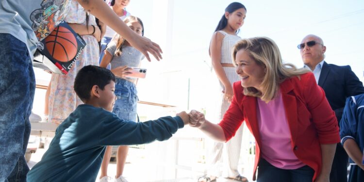Maru Campos celebra el Día de la Niñez en Delicias con más de 600 menores