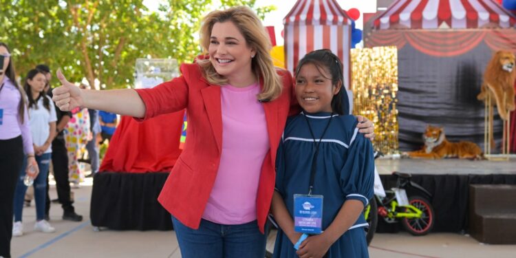 Maru Campos celebra el Día de la Niñez en Delicias con más de 600 menores