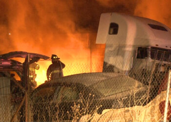 Se registra incendio en yonque de Cuauhtémoc