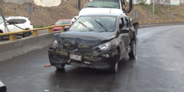 Perdió el control en La Cantera por el pavimento húmedo