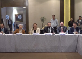 Se reunió Maru Campos con líderes maquiladores en Juárez