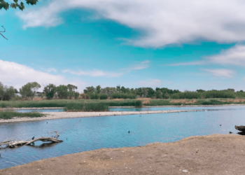 Disfrutan Jueves Santo en el Vado de Meoqui