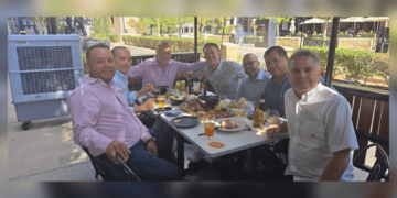 César Duarte se reúne con empresarios y ex priístas en Chihuahua