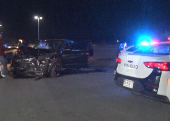 Colisionan dos camionetas en el Acceso Norte de Delicias