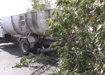 Falla mecánica en pipa causa accidente en la avenida Cantera
