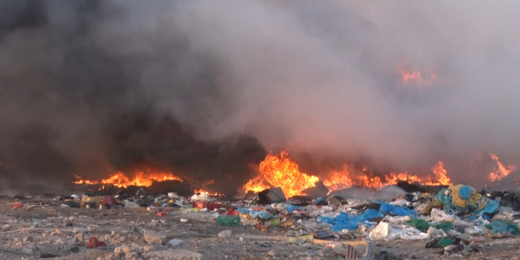 Arde parte de basurero en el municipio de Meoqui