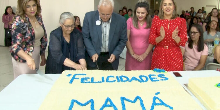 Más de 2 mil mujeres celebran el Día de las Madres en Cuauhtémoc