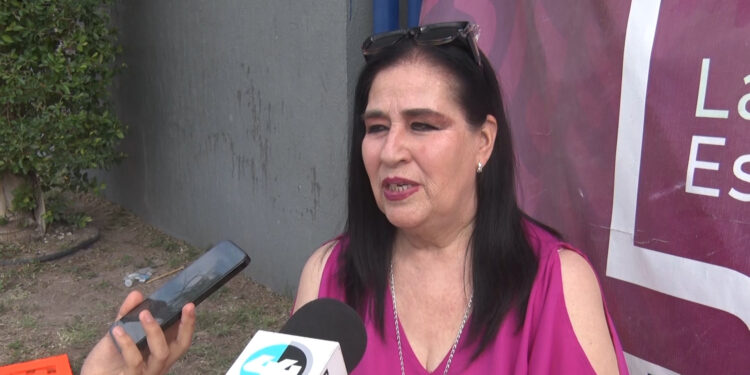 Padres toman primaria en Delicias por caso de bullying