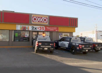 Asaltan Oxxo en Quintas Carolinas