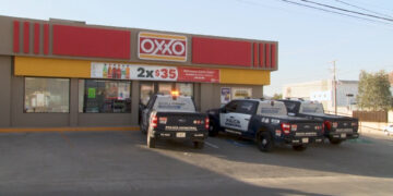 Asaltan Oxxo en Quintas Carolinas