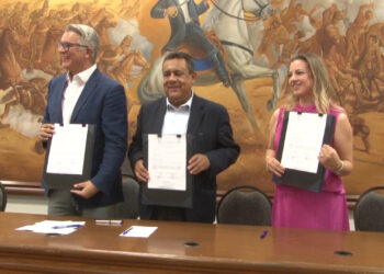 La UPCH firma convenio con la Universidad de Cambridge